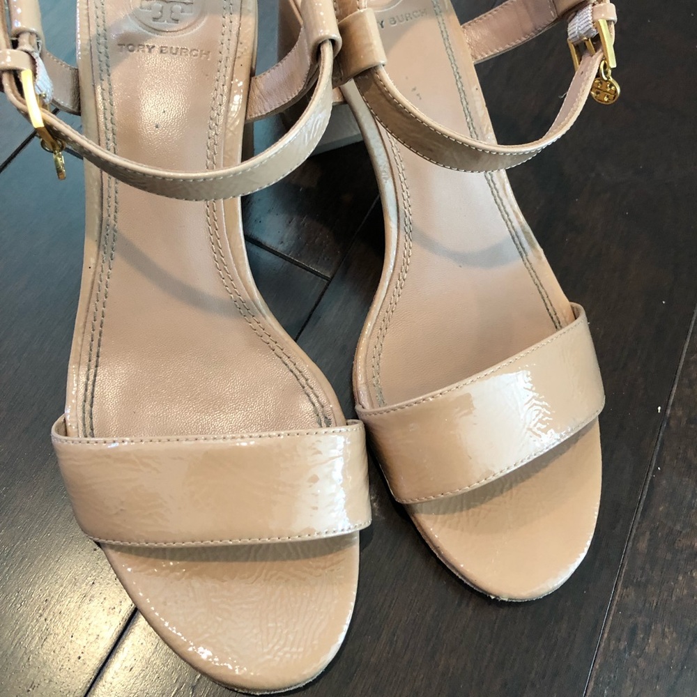 Nude Tory Burch Patent Sandal